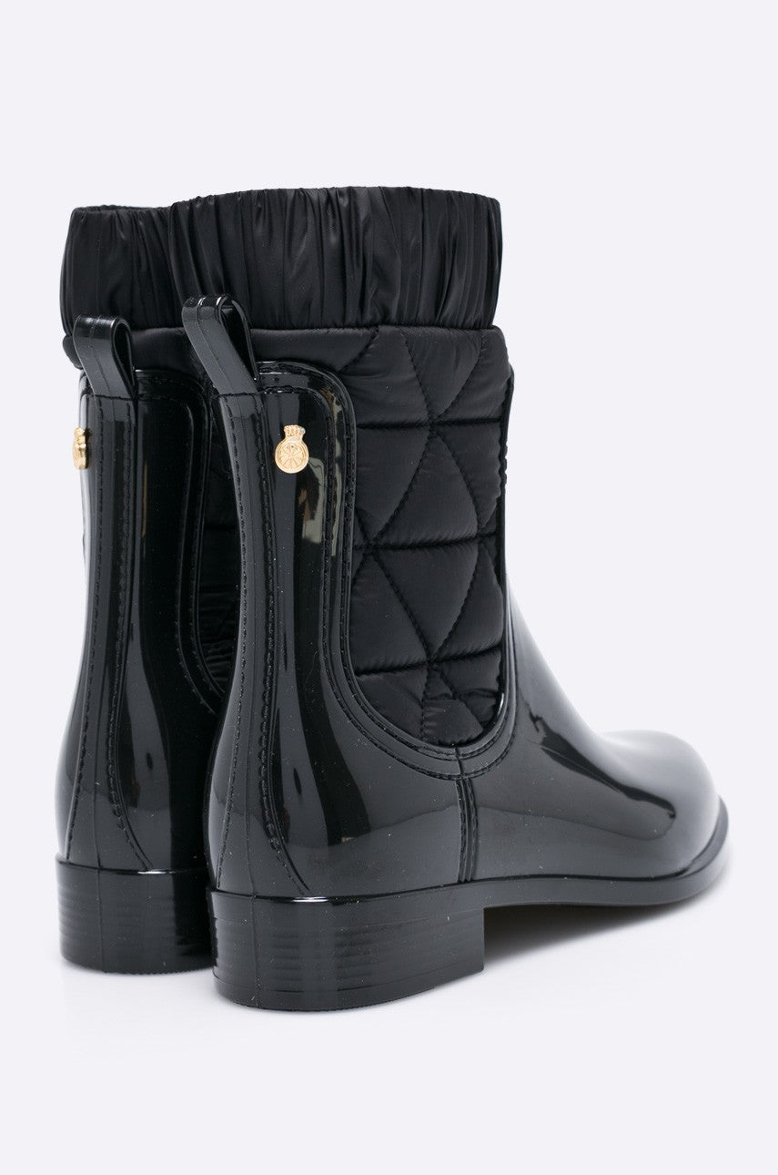 Lemonjelly: Adele In Black Lined Boot