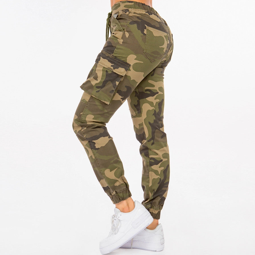 Bazi: Bella Camo Jogger