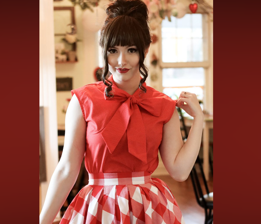 Folter: Red Polka Dot Bow Top