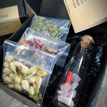 Pretty Potions: Love Drawing Spell Jar Kit