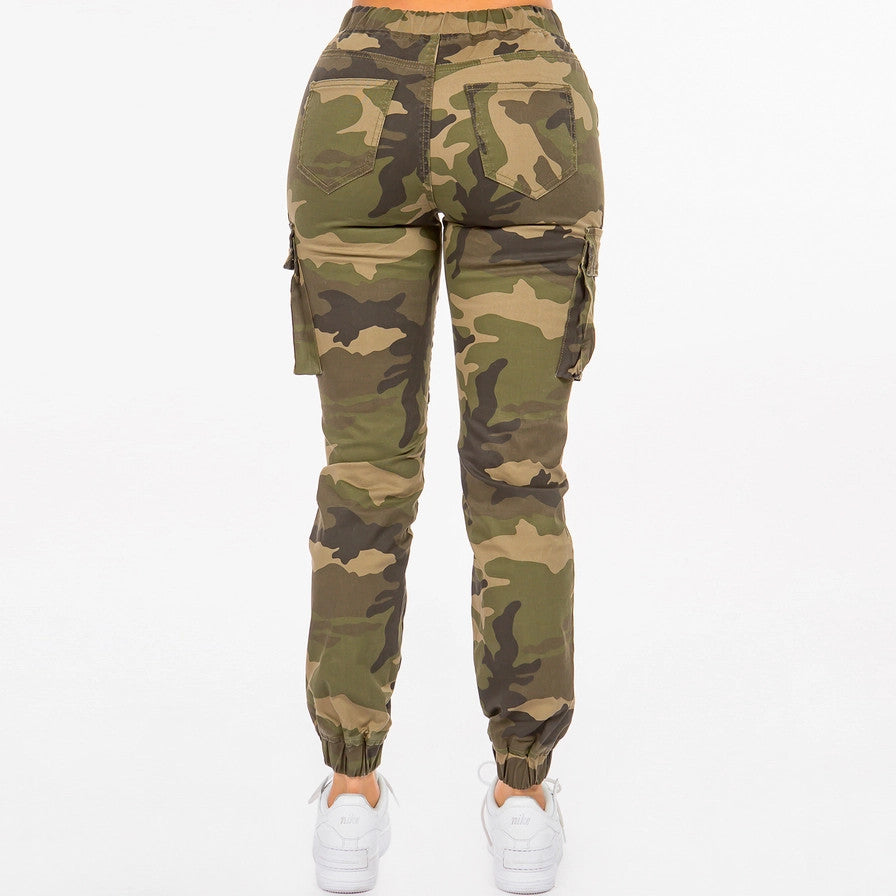 Bazi: Bella Camo Jogger