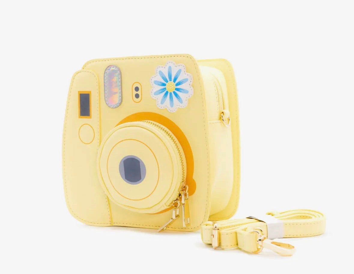 Bewaltz: Instant Camera Handbag